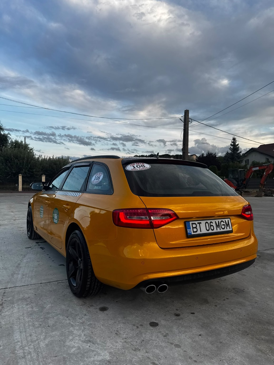 Mașina TaxiBT pentru preluare de la Gara și Autogara Botoșani