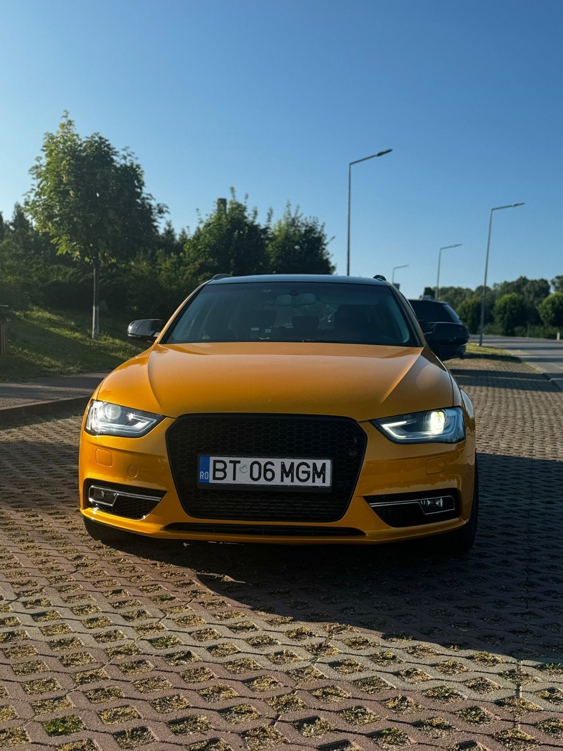 TaxiBT Botoșani – mașina taxi