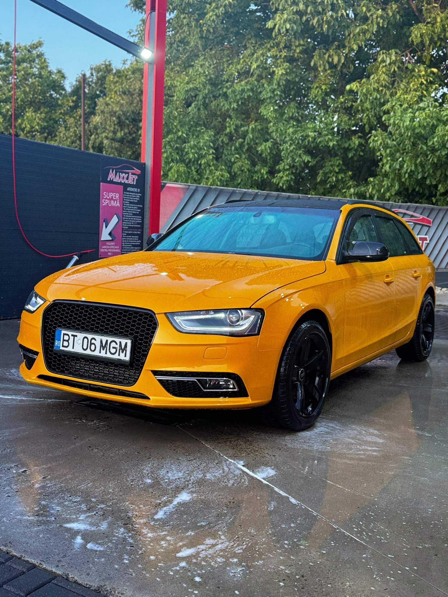 Mașina TaxiBT Botoșani pentru transfer la Aeroportul Suceava